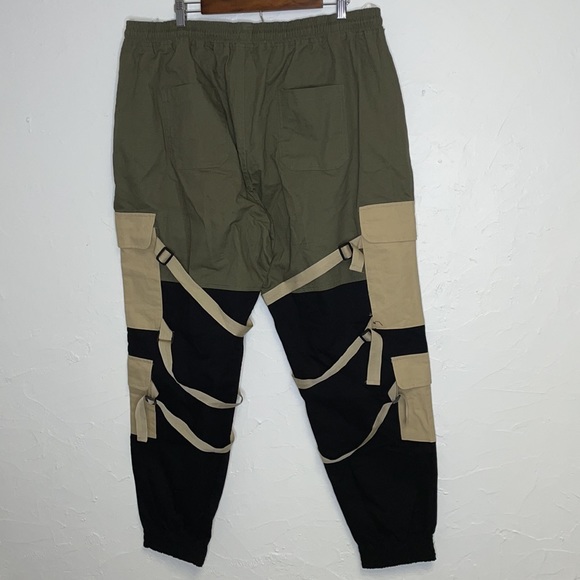 - Fashion Nova Block it Out Cargo Joggers - Picture 9 of 12